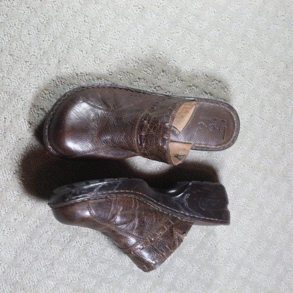 Beautiful BOC Size 10M Brown Mules - Picture 1 of 6